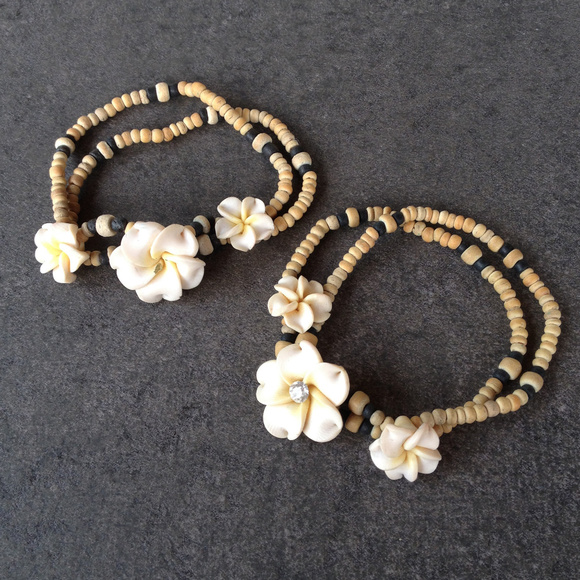 Vintage Wood Bead and Floral Stretch Bracelets - Picture 2 of 3